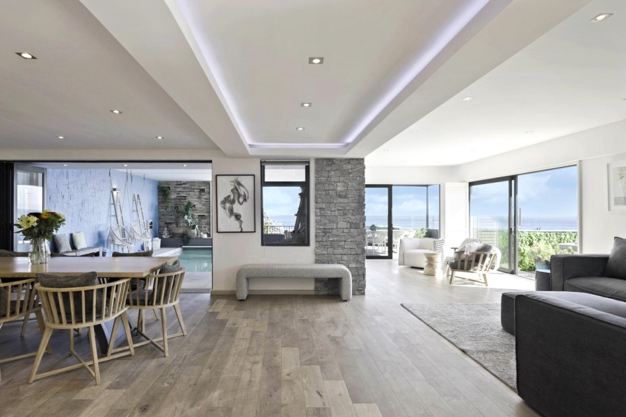 8 Bedroom Property for Sale in Camps Bay Western Cape